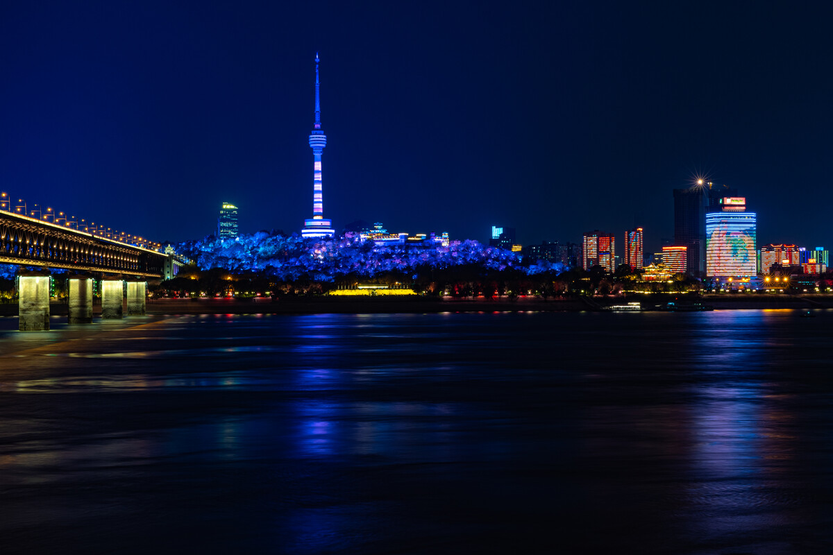 亮化工程公司應(yīng)重視什么？